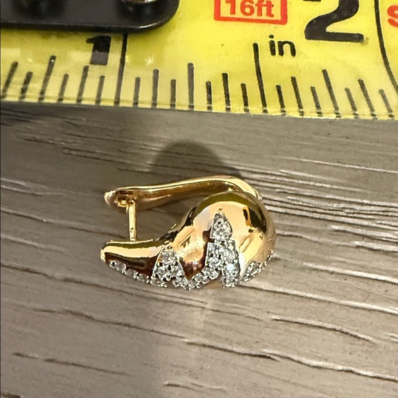 Elegant Gold and Silver Tear Drop Women's Earrings - Picture 5 of 5